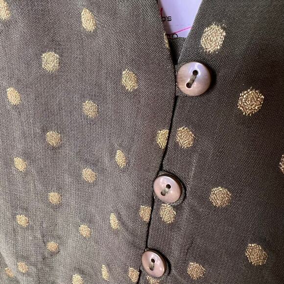 Chicos Blouse Womens Size 1/Medium Dark Olive Green Velvet Embroidered Flowers - Picture 12 of 16